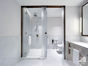 Bathroom - Luxury 2B With Balcony & View in Harbour Point (Dubai)