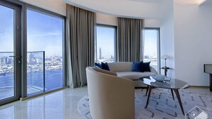 Living room - Luxury 2B With Balcony & View in Harbour Point (Dubai)
