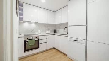 Appartement Design | Cuisine privée | Réfrigérateur, micro-ondes, four, plaque de cuisson