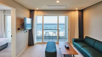 Superior Double Room, 2 Bedrooms, Ocean View | Free WiFi, bed sheets