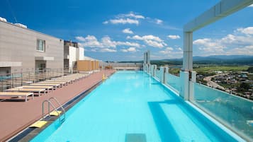 Seasonal outdoor pool