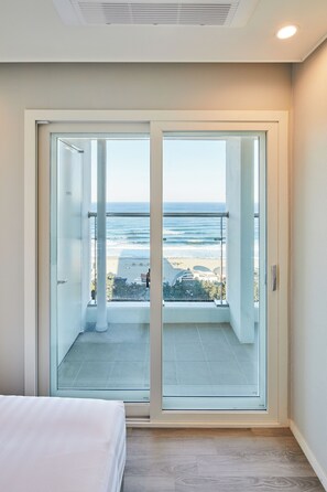 Superior Double Room, 2 Bedrooms, Ocean View | Free WiFi, bed sheets