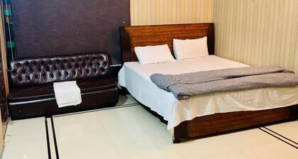 Moon Light Guest House