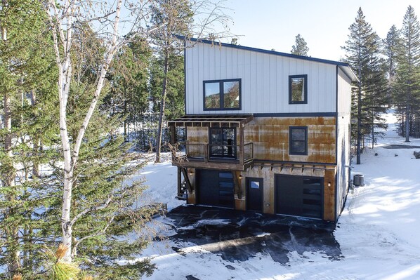 Exterior - New 3-Level Property with Paved Roads, Open Floor Plan, Clubhouse Access! (Lead)