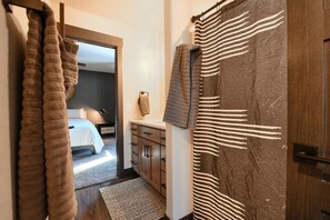 4 Schlafzimmer, kostenloses WLAN, Bettwäsche