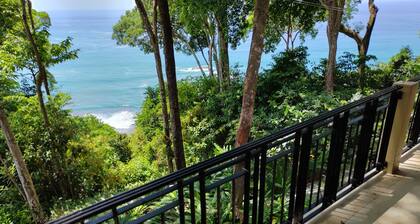 Ocean view Casa Gauguin.
Forget your worries in this spacious and serene space.