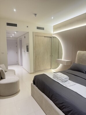 Iron/ironing board, WiFi - Studio Apartment Seven Palms Jumeirah - Rooftop Infinity Pool and Gym access  (Dubai)