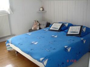 1 chambre, fer et planche à repasser, lit parapluie, Wi-Fi gratuit