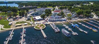 Arnold's Park on West Okoboji 2 Bedroom 2 Bath Condo, walk to all attractions.