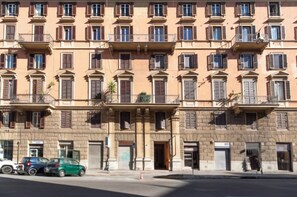 Exterior - Attico Cavour Prati, 10 minutes from Piazza Navona and St. Peter's.  (Roma)