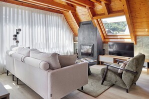 Fireplace - Les Marmottes by FeelFree Rentals (Vielha)