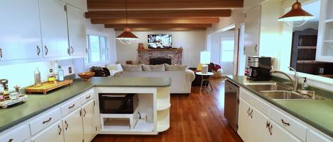 Frigorífic, microones, forn i placa de cuina