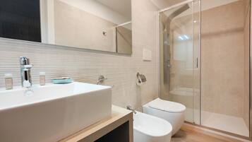 Design Double Room | Bathroom
