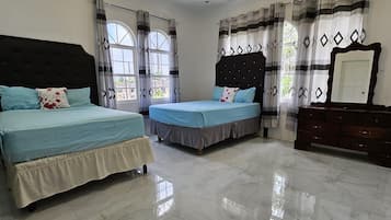 4 bedrooms, iron/ironing board, free WiFi, bed sheets