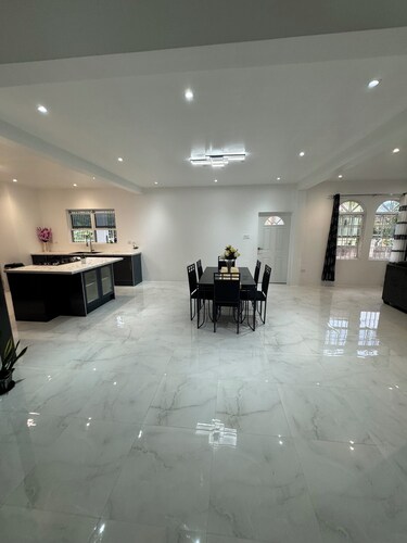 Luxury 4Bedroom, private gated guest house - Welcome tranquility in paradise