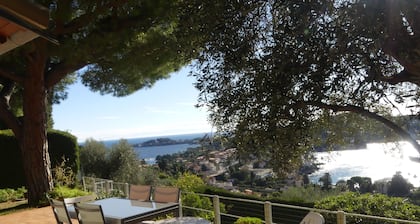 Villa Le Pin , vue à 180° sur la Baie de Villefranche