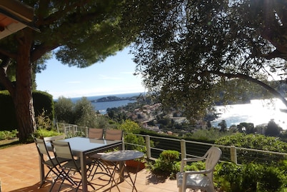 Villa Le Pin , vue à 180° sur la Baie de Villefranche