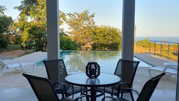 Alberca al aire libre