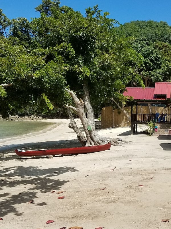 Vista frontal de la propiedad