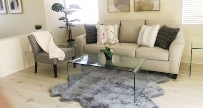 Lovely 4BR3BA House downstairs office private fenced yard 30% monthly discount