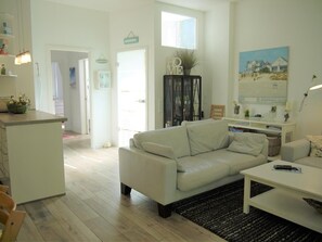 Smart-TV, DVD-Player, Bücher