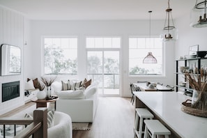TV, fireplace, stereo