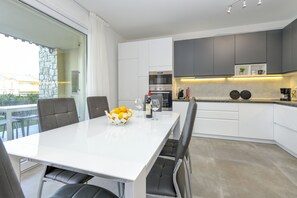 Fridge, microwave, oven, stovetop