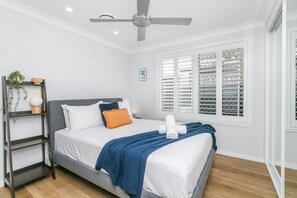 4 chambres, fer et planche à repasser, Wi-Fi gratuit, draps fournis