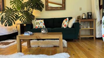 Deluxe Suite | Living area