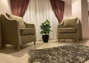 Premium bedding, minibar, in-room safe, desk - Aziz Egypt Pyramids Hotel (Giza)