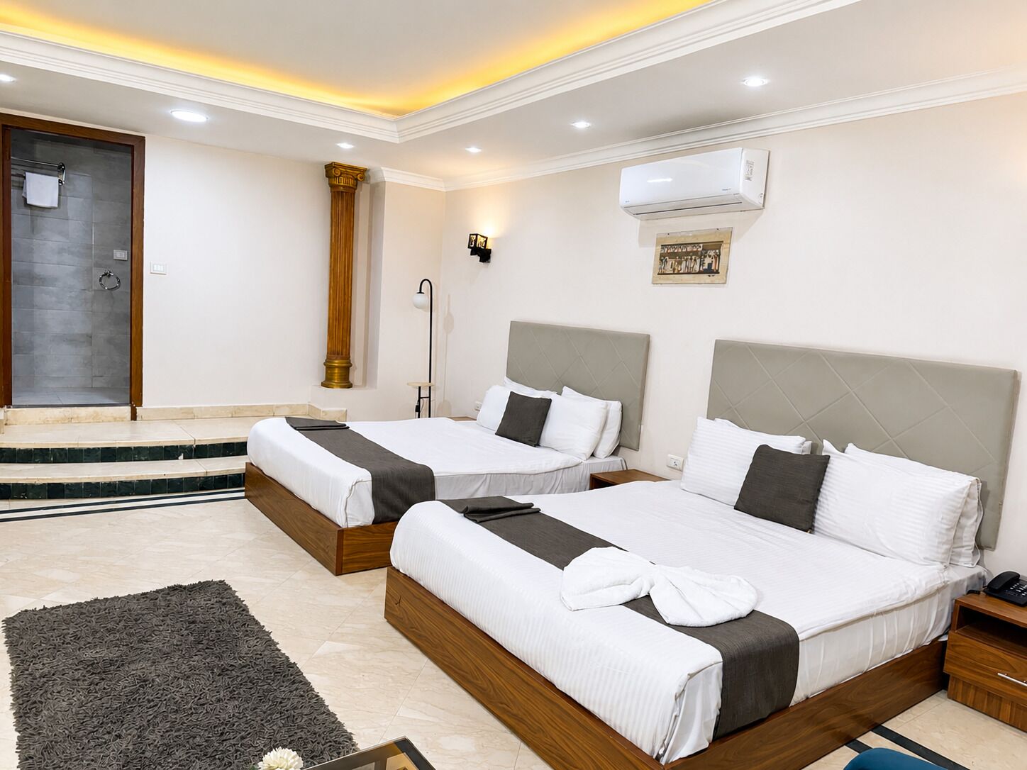 Ropa de cama de alta calidad y minibar 