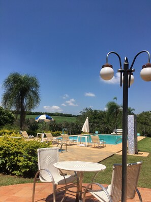 Piscine extérieure, piscine chauffée