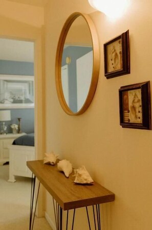 Interior - Karen’s River Bend! 0.5 miles away from beach!! (Tawas City)