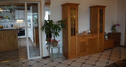 Gemütliche Erdgeschosswohnung mit Terrasse in Ortsrandlage in Waibstadt