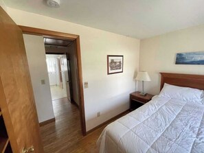 2 bedrooms, desk, iron/ironing board, free WiFi