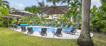 NEW Luxury, 4BDR, Spacious, Paradise Island, Steps from Atlantis, Pool