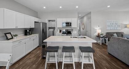 Newly built Chalet on State Park Golf Course 5 min from Pickwick Lake!