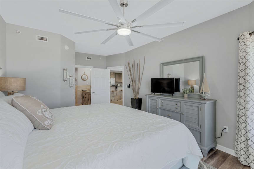 Navarre On The Beach Floridas Best Kept Secret Self Manage Savemoney Corner View - Navarre, FL