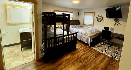 Comfy Duplex unit B great for families and small groups, sleeps up to 7
