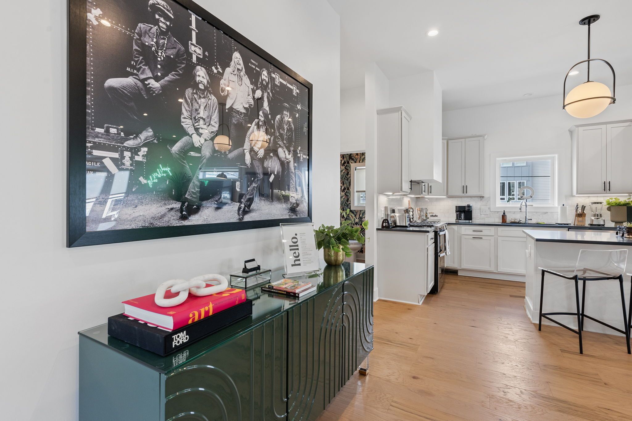 Luxury Nashville Home 8 minutes from Downtown, Rooftop Deck!