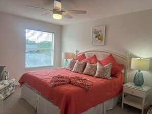 7 bedrooms, desk, iron/ironing board, travel crib - Spacious villa, outdoor entertaining - family friendly.  Near theme parks. (Davenport)