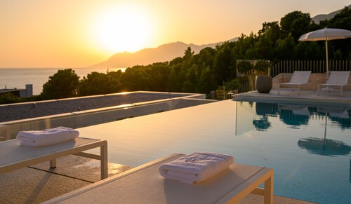 Dreams of Dalmatia 1 – Luxusvilla, Meerblick, beheizter Infinity-Pool, Wellness