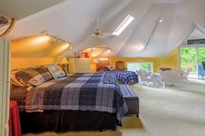 3 bedrooms, desk, iron/ironing board, Internet