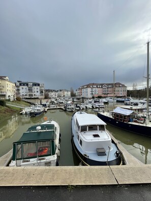 Marina - Loft Avec Balneo sur l eau (Cergy)