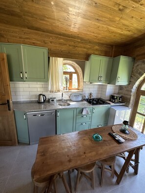 Traditional Cottage | 1 bedroom, Egyptian cotton sheets, premium bedding, in-room safe - Kinzi İmroz (Gökçeada)