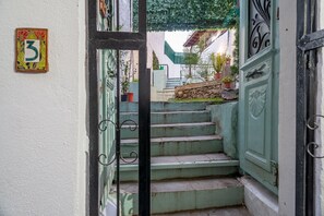Exterior detail - Cozy apartment located only 10 minutes on foot from city center of Thessaloniki (Thessaloniki)