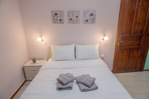 3 slaapkamers, een bureau, een strijkplank/strijkijzer, gratis wifi