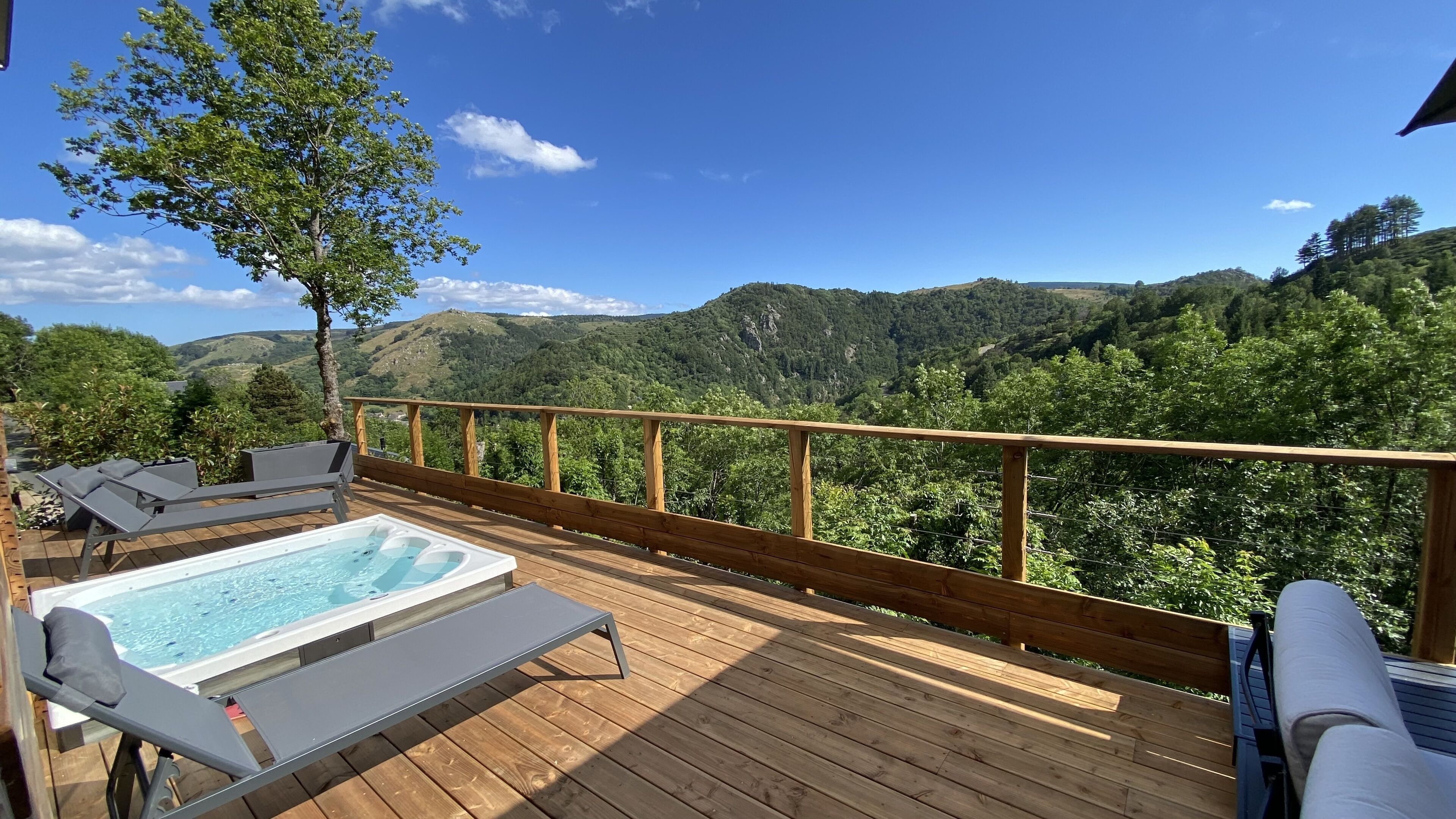 Bain à remous extérieur