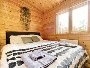 2 bedrooms, free WiFi, bed sheets - Pine Lodge - UK46279 (Camerton, near Bath)