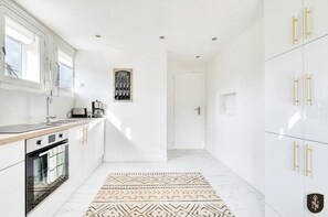 Fridge, microwave, oven, stovetop - Superbe grande maison 165m2 - 6 Chambres - Caen (Caen)